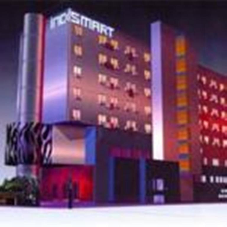 Indismart Hotel Calcutá Exterior foto